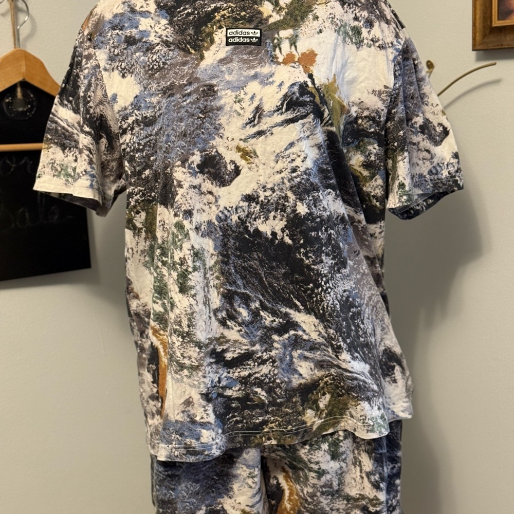 Adidas Men's Earth print shorts set. Both the shirt and shorts are size XL